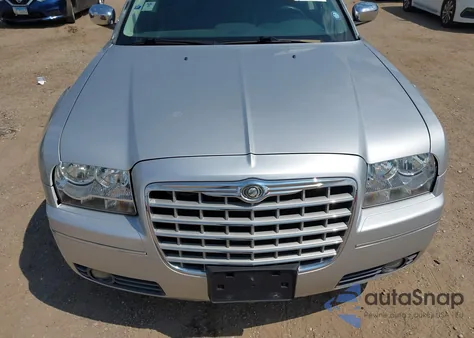 2010 Chrysler 300 Touring/Signature Series z USA, uszkodzony, nr VIN 2C3CK5CV1AH218753